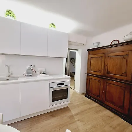 Dei Rolli דירה *